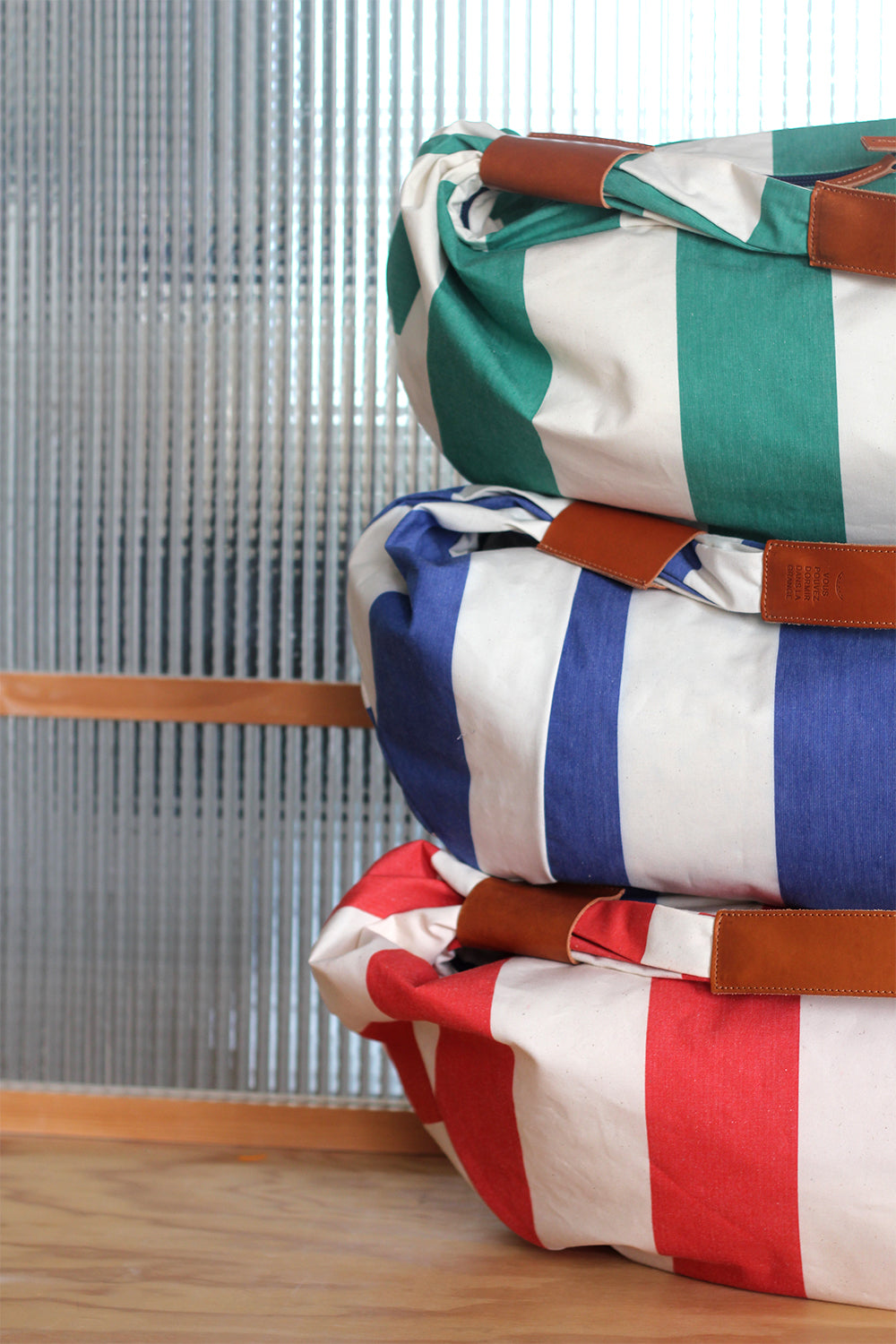 PRE-ORDERED LIMITED ÉDITION STRIPED WEEKENDER
