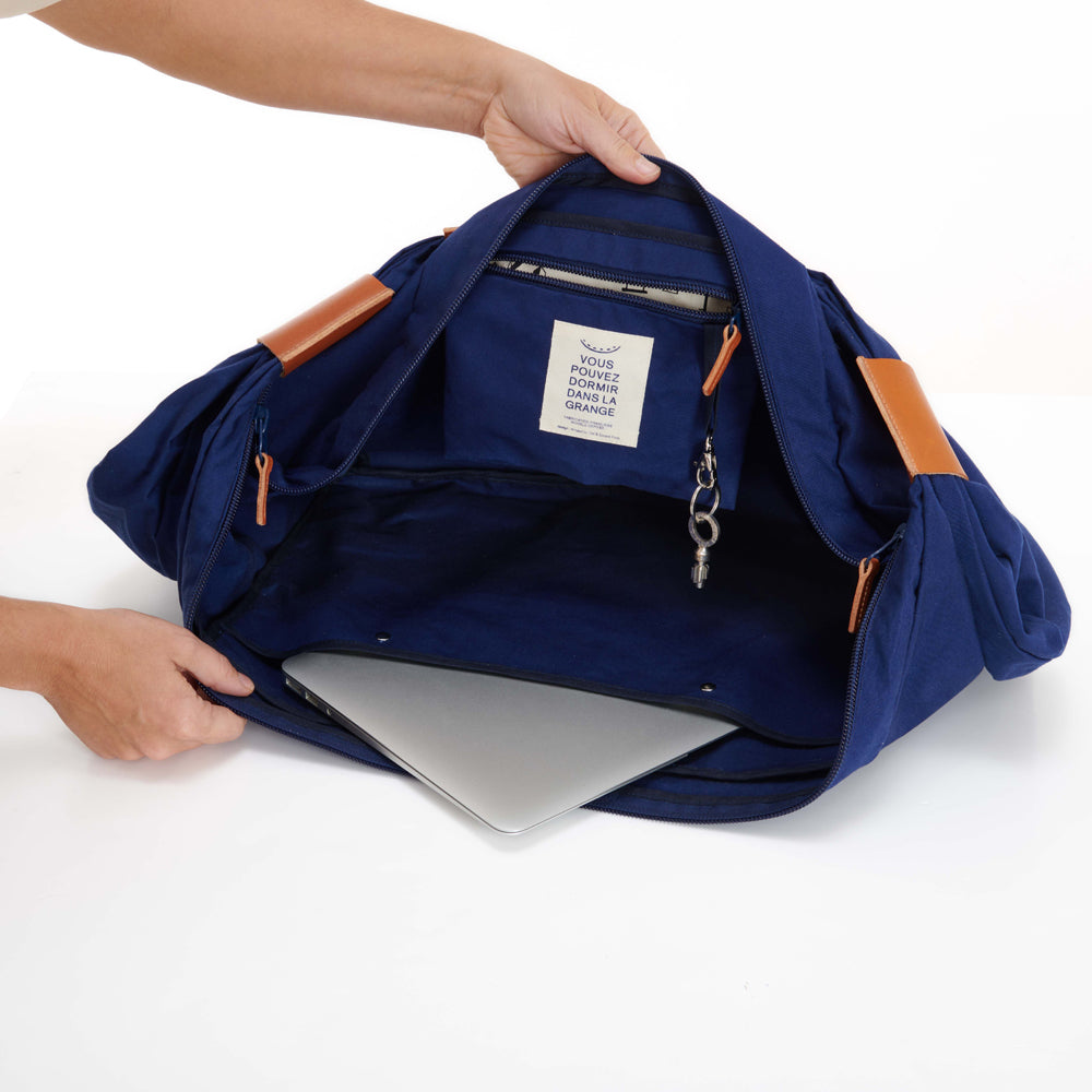 CLASSIC BLUE WEEKENDER