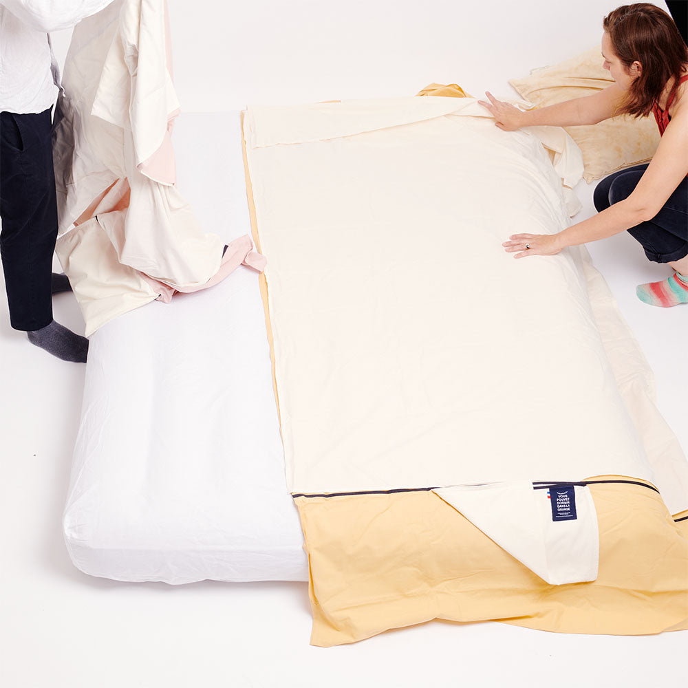 MIRABELLE AND OFF-WHITE TRAVEL BED SHEETS