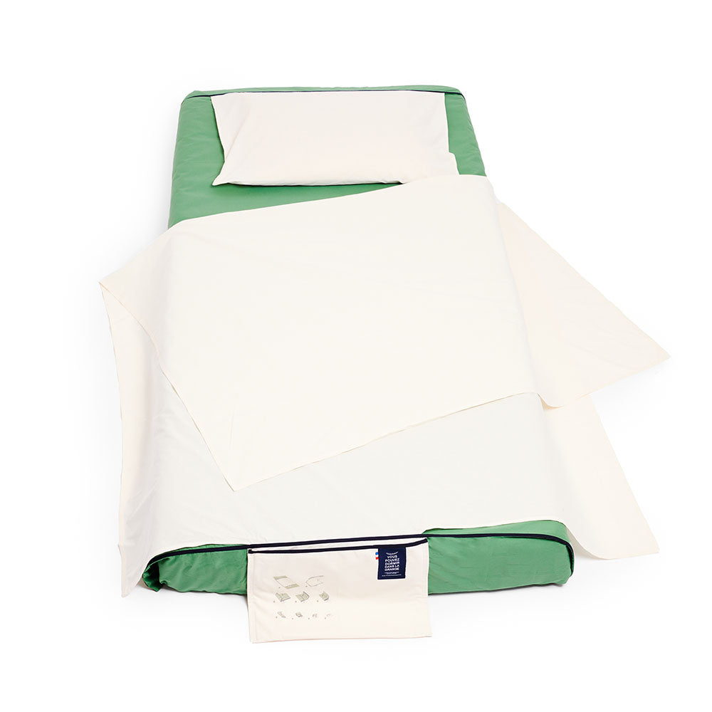 GREEN AND OFF-WHITE TRAVEL BED SHEETS